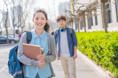 ​浪漫暖心的情话句子，唯美煽情！十里山河不如你，万般野心只为你