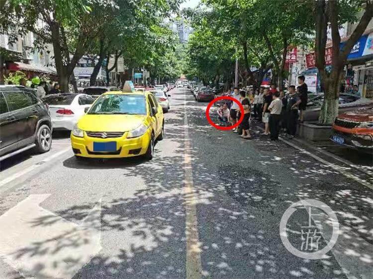 又见鬼探头！6岁男孩奔跑过马路被出租车撞倒