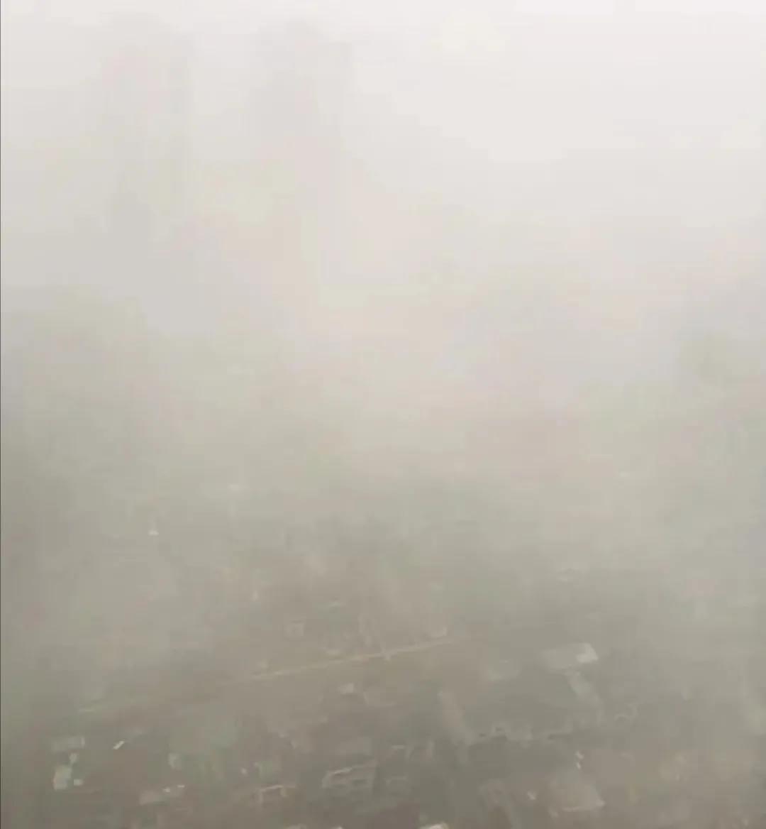 落雨的山城